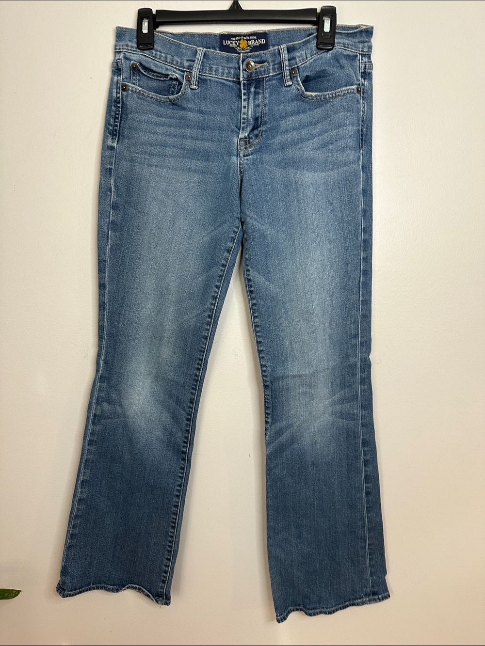 Lucky Brand Sweet N Low Light Blue Flare Jeans size 6/28